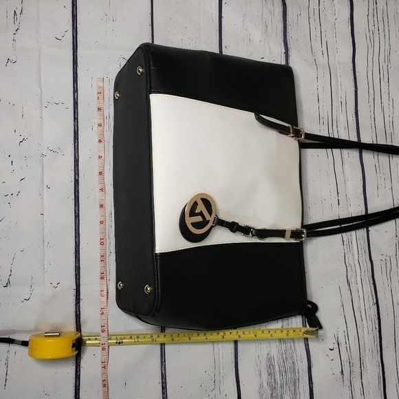 Black & White Large Tote Handbag - Picture 7 of 7